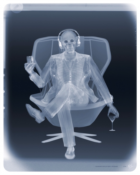 Nick Veasey, Easy Listener, 2015
